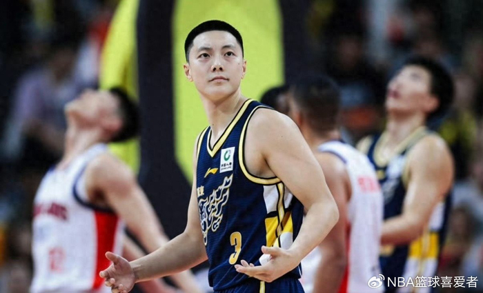 世俱杯竞猜-25+7，9中2，神一场鬼一场！廖三宁失落离场，一战暴露3大问题|后卫|北控|胡明轩|徐杰|广州队_新浪体育_新浪新闻